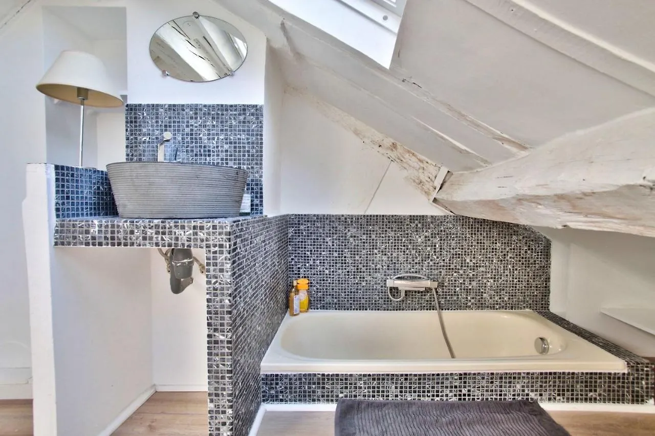 Studio Chatelet Lescot Free Netflix París Francia